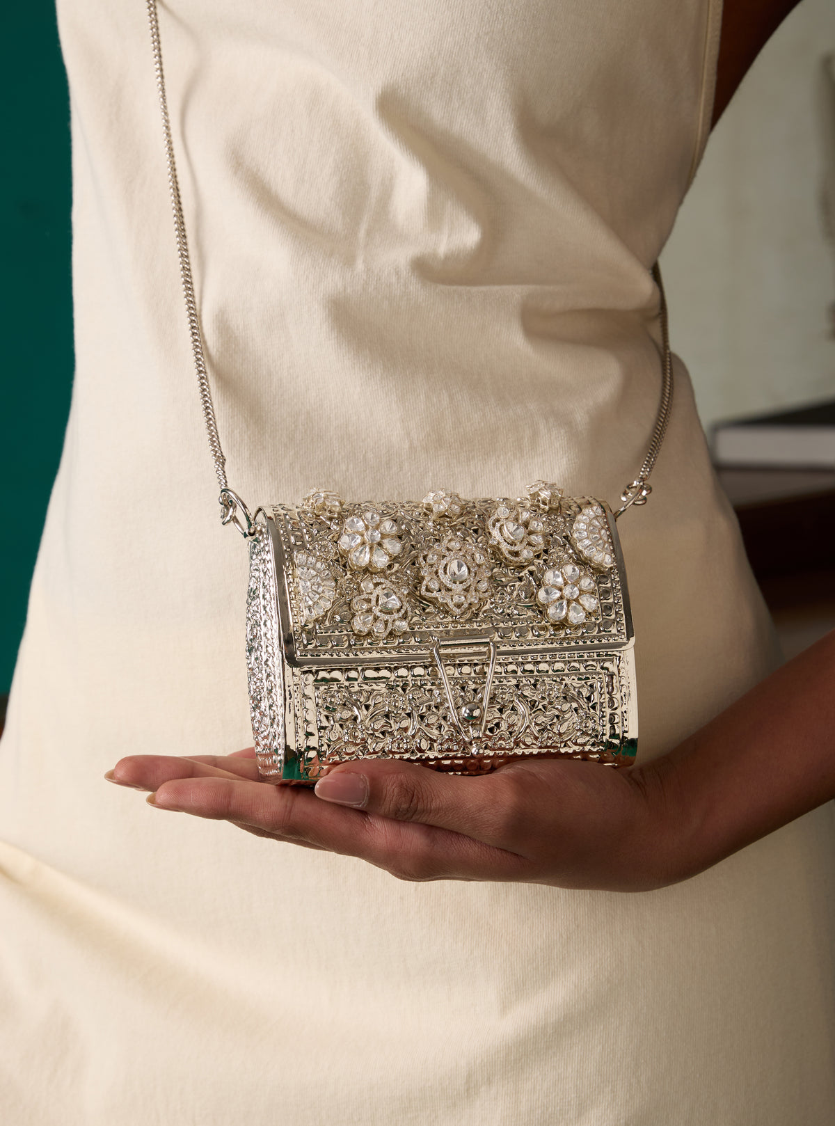 Bahaar_925_Silver_Shynora_moissanite_crossbody_studs
